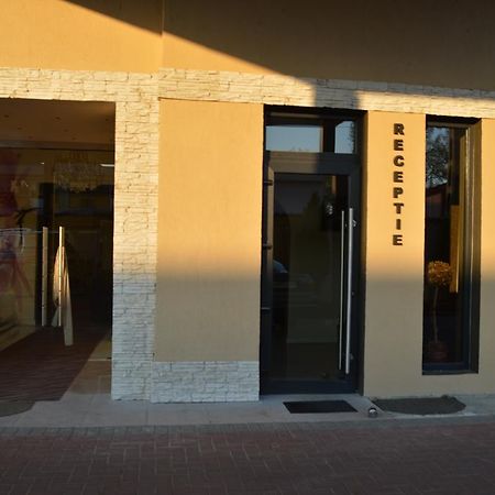 Hotel Nova Buzău Eksteriør bilde